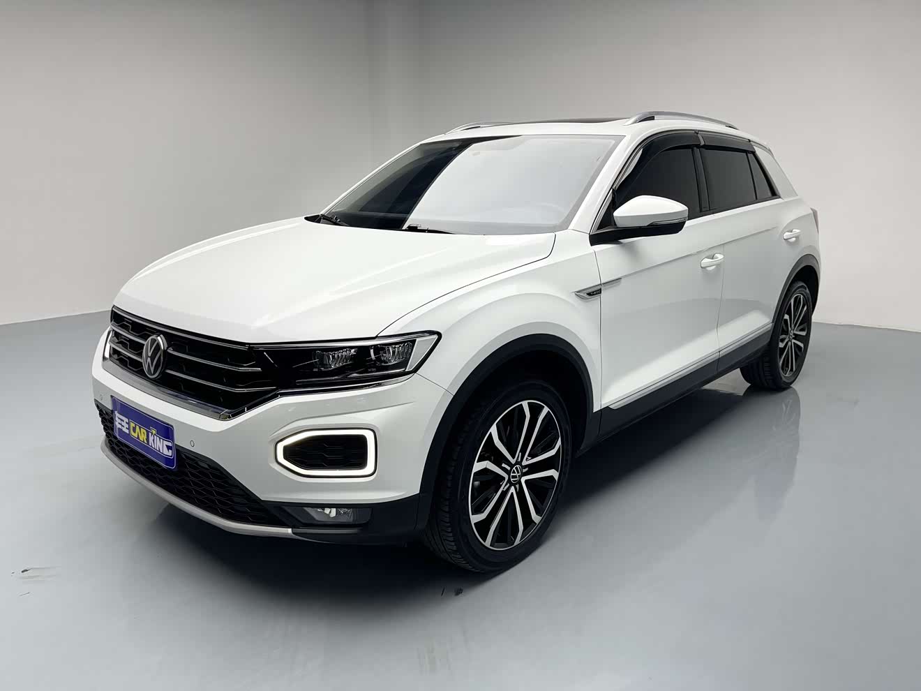 Volkswagen T-Roc 2022 car image 
