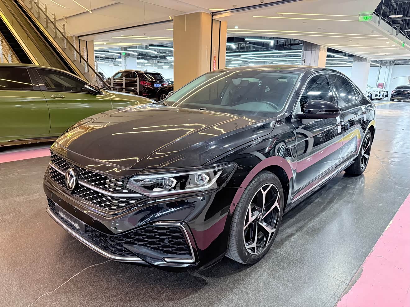 Volkswagen Passat 2022 صورة سيارة 