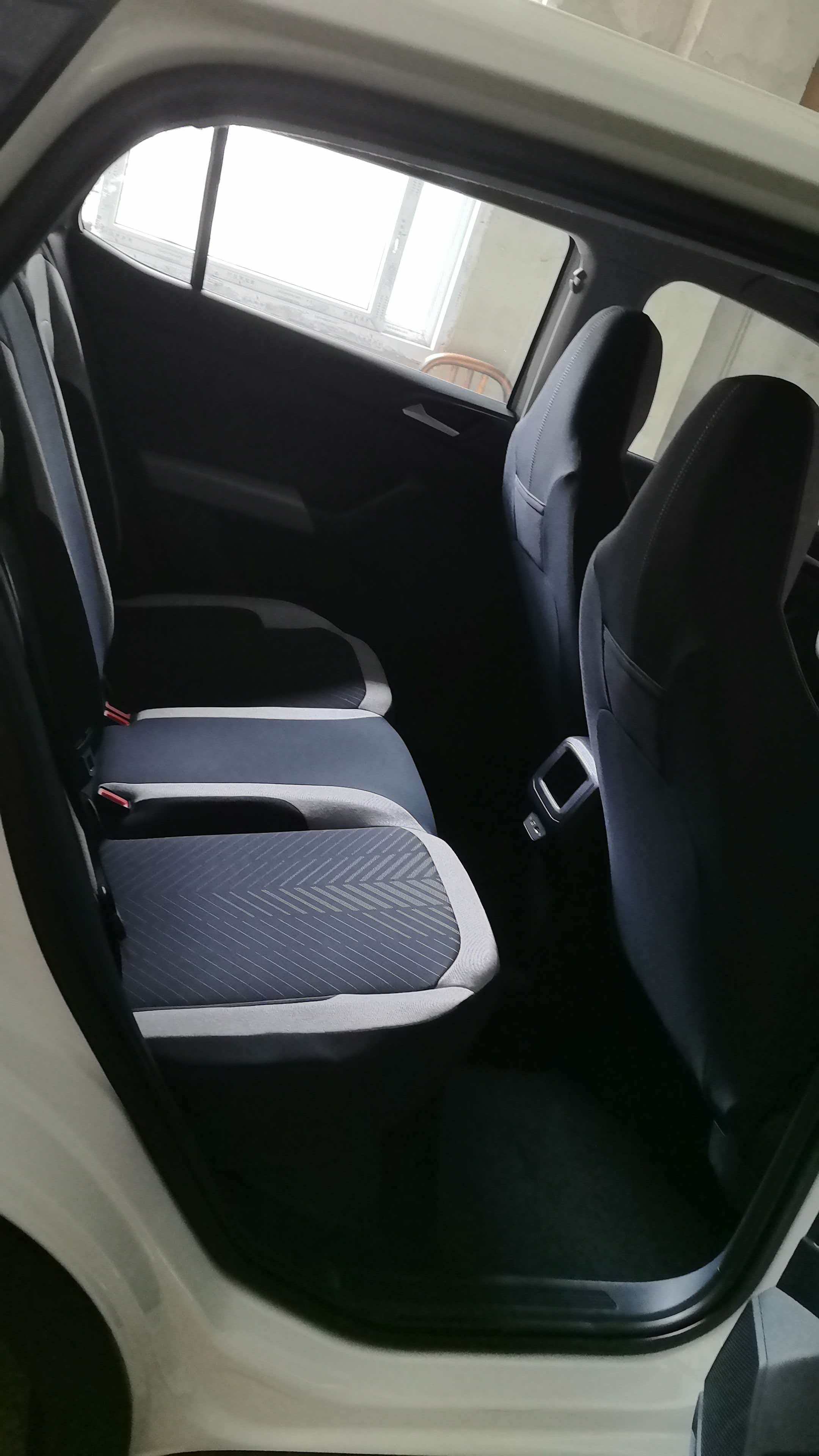 Volkswagen Tharu 2026 car image #4