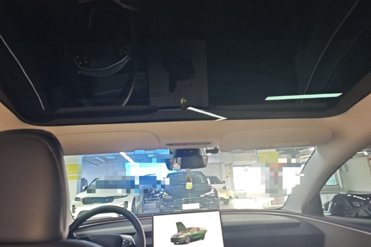 Tesla Model 3 2024 car image #18