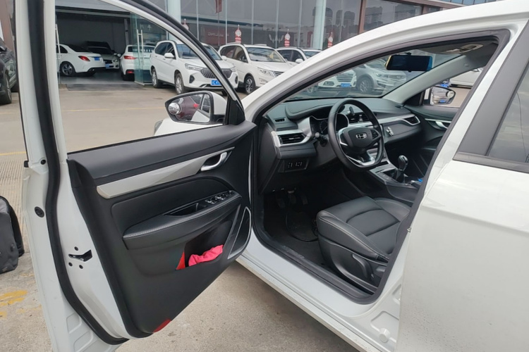 GEELY Emgrand 2020 #16 GEELY Emgrand 2020 car image #16