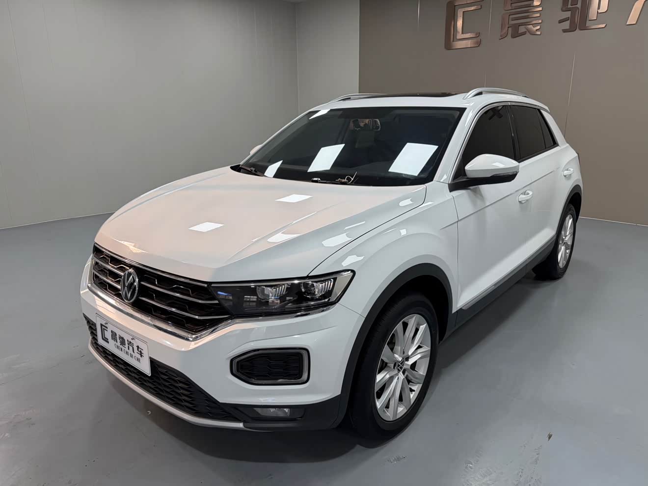 Volkswagen T-Roc 2023 汽车图片 