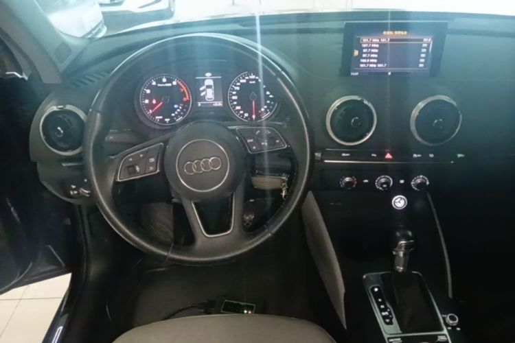 Audi A3 2019 image de voiture #11
