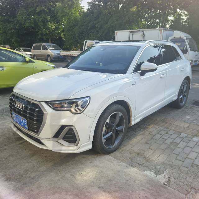 Audi Q3 2022 Audi Q3 2022 car image