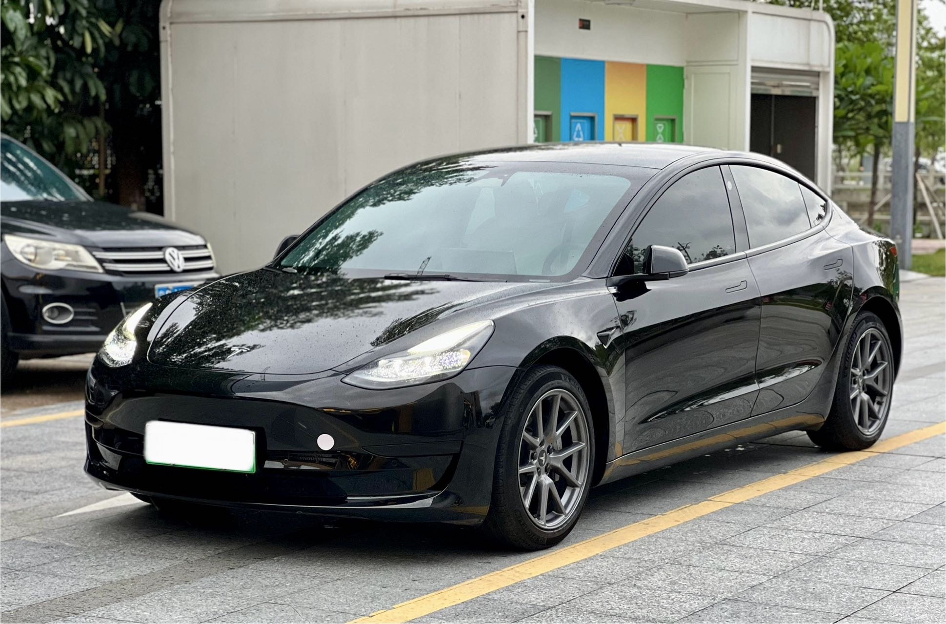 Tesla Model 3 2023 car image 