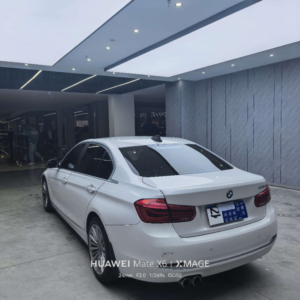 BMW 3 Series 2018 car image #7