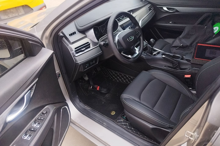 GEELY Emgrand 2021 car image #16