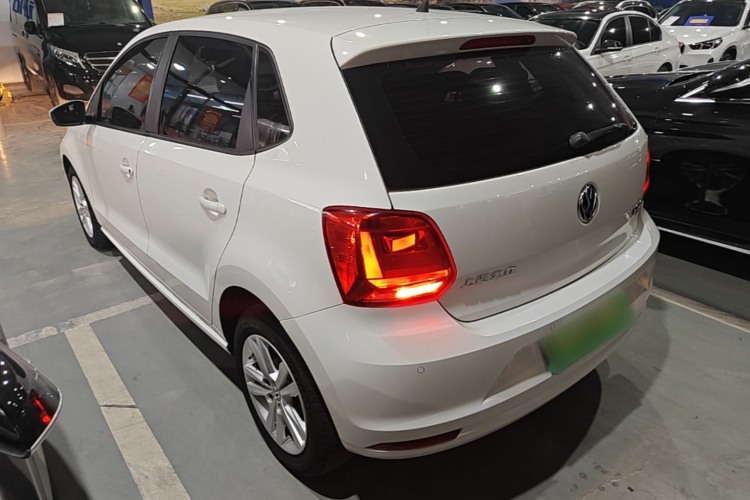 Volkswagen Polo 2019 car image #5