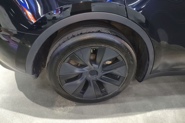 Tesla Model Y 2024 #10 Tesla Model Y 2024 car image #10