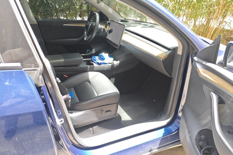 Tesla Model Y 2021 #23 Tesla Model Y 2021 car image #23