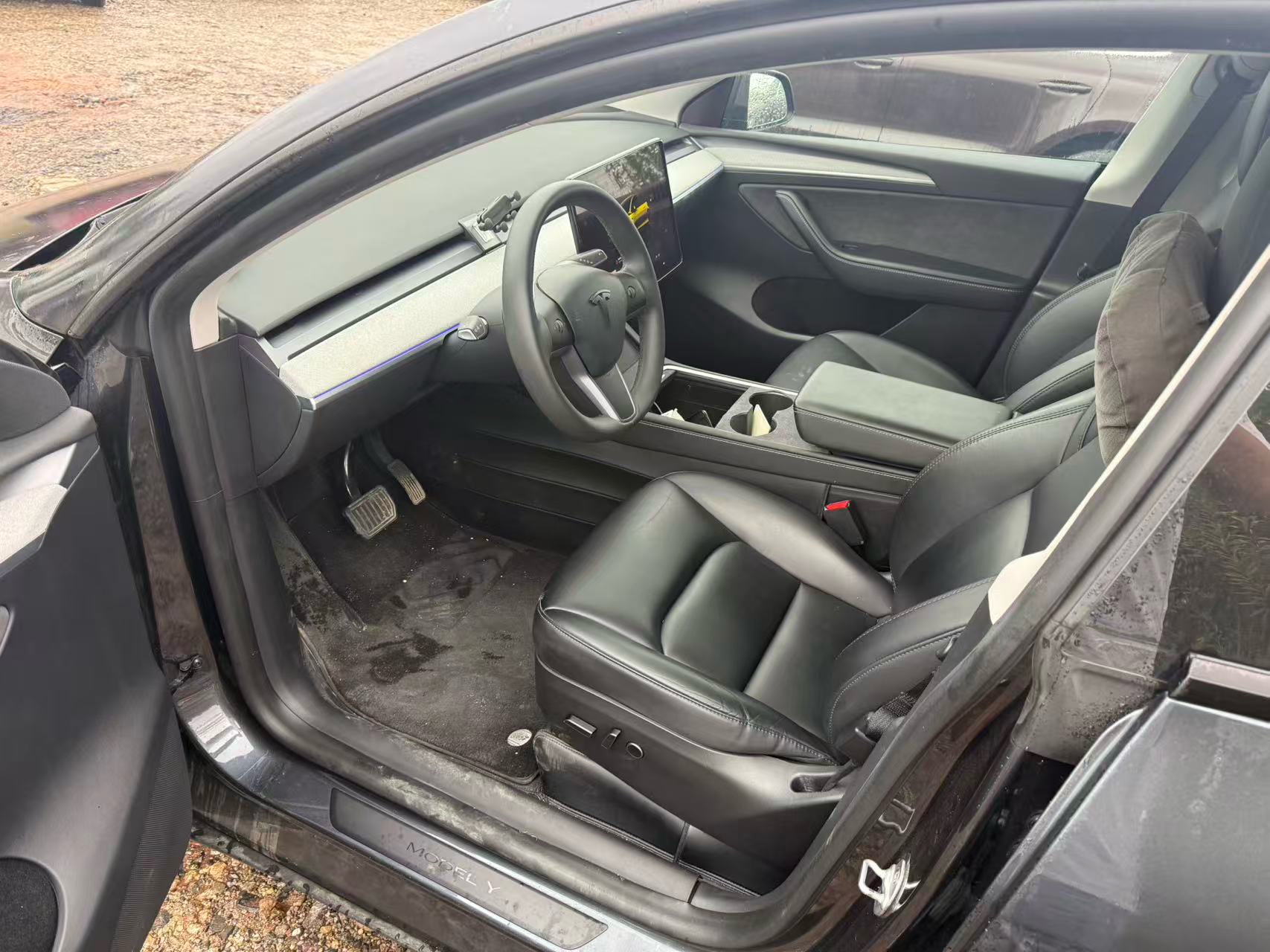 Tesla Model Y 2024 car image #5