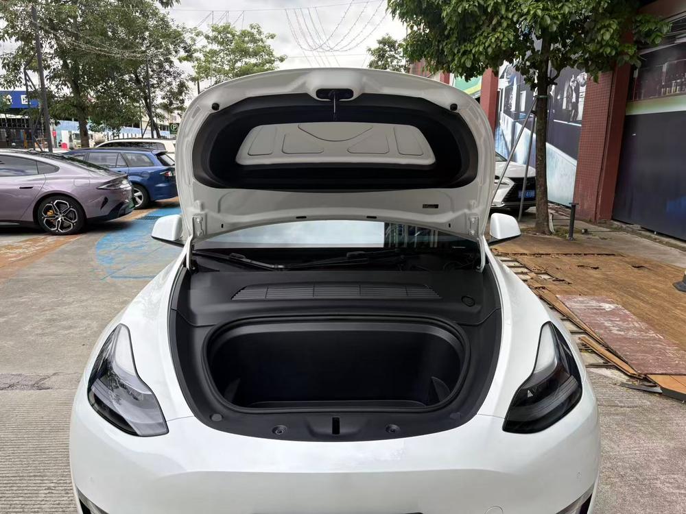 Tesla Model Y 2023 car image #19