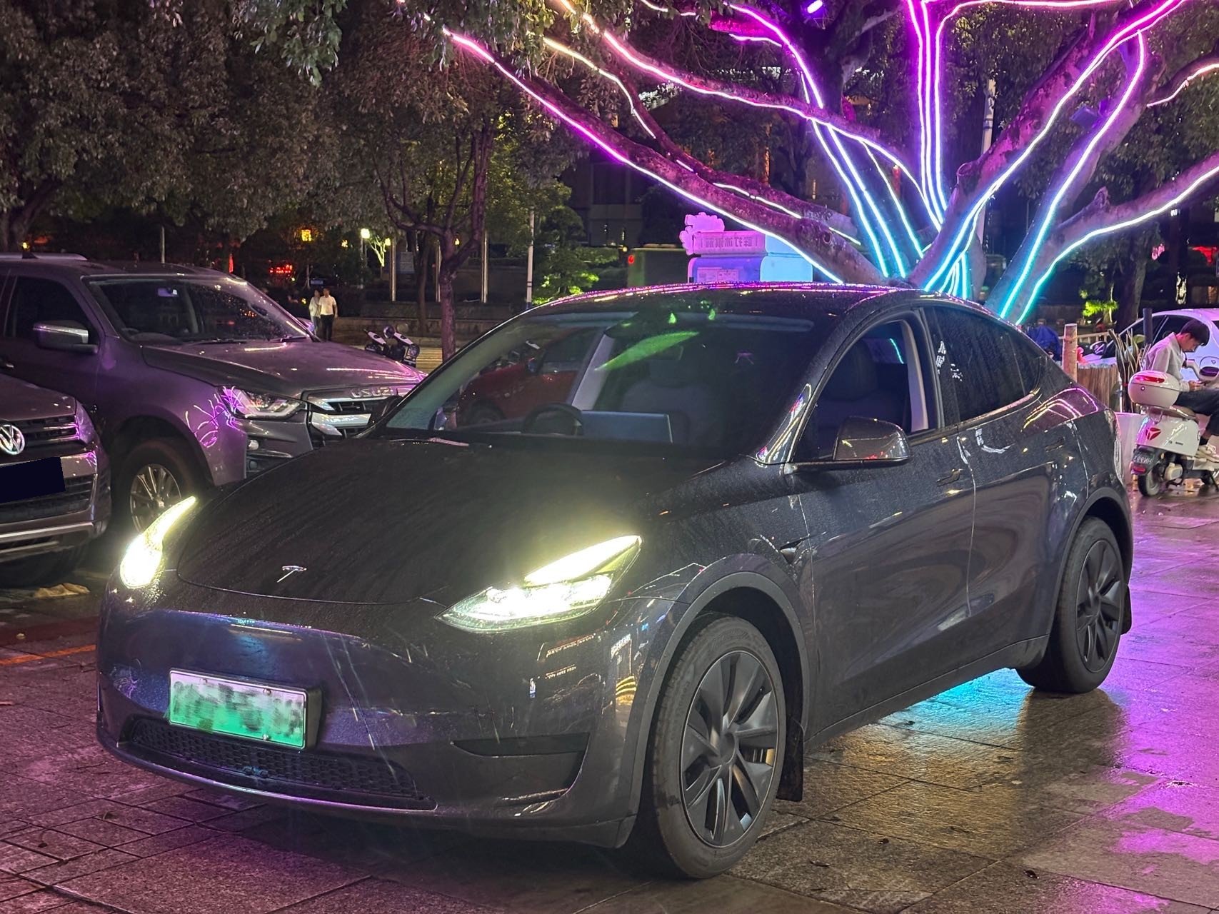 Tesla Model Y 2024 Tesla Model Y 2024 car image