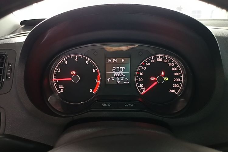 Volkswagen Polo 2019 car image #12