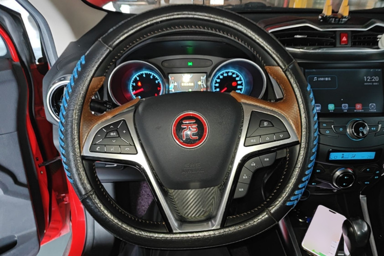BYD Yuan 2016 #11 BYD Yuan 2016 car image #11