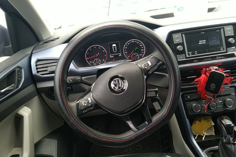 Volkswagen T-Cross 2020 #11 Volkswagen T-Cross 2020 car image #11