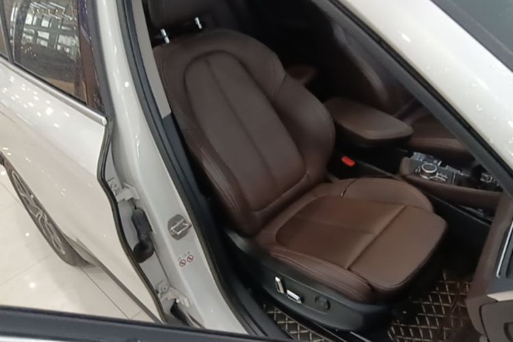 BMW X1 2020 car image #24