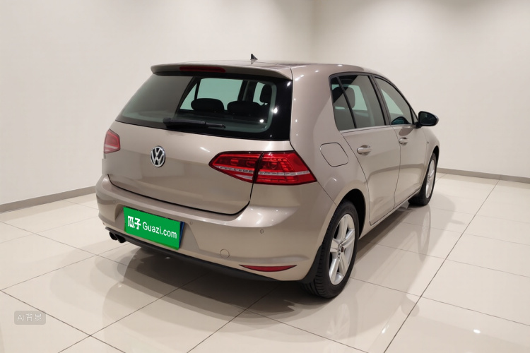 Volkswagen Golf 2014 car image #7