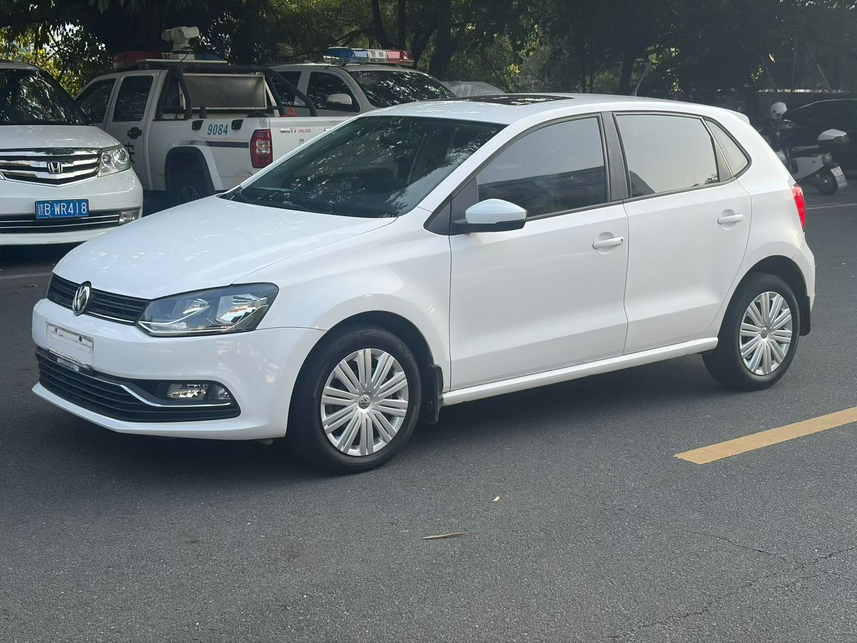 Volkswagen Polo 2016 Volkswagen Polo 2016 car image