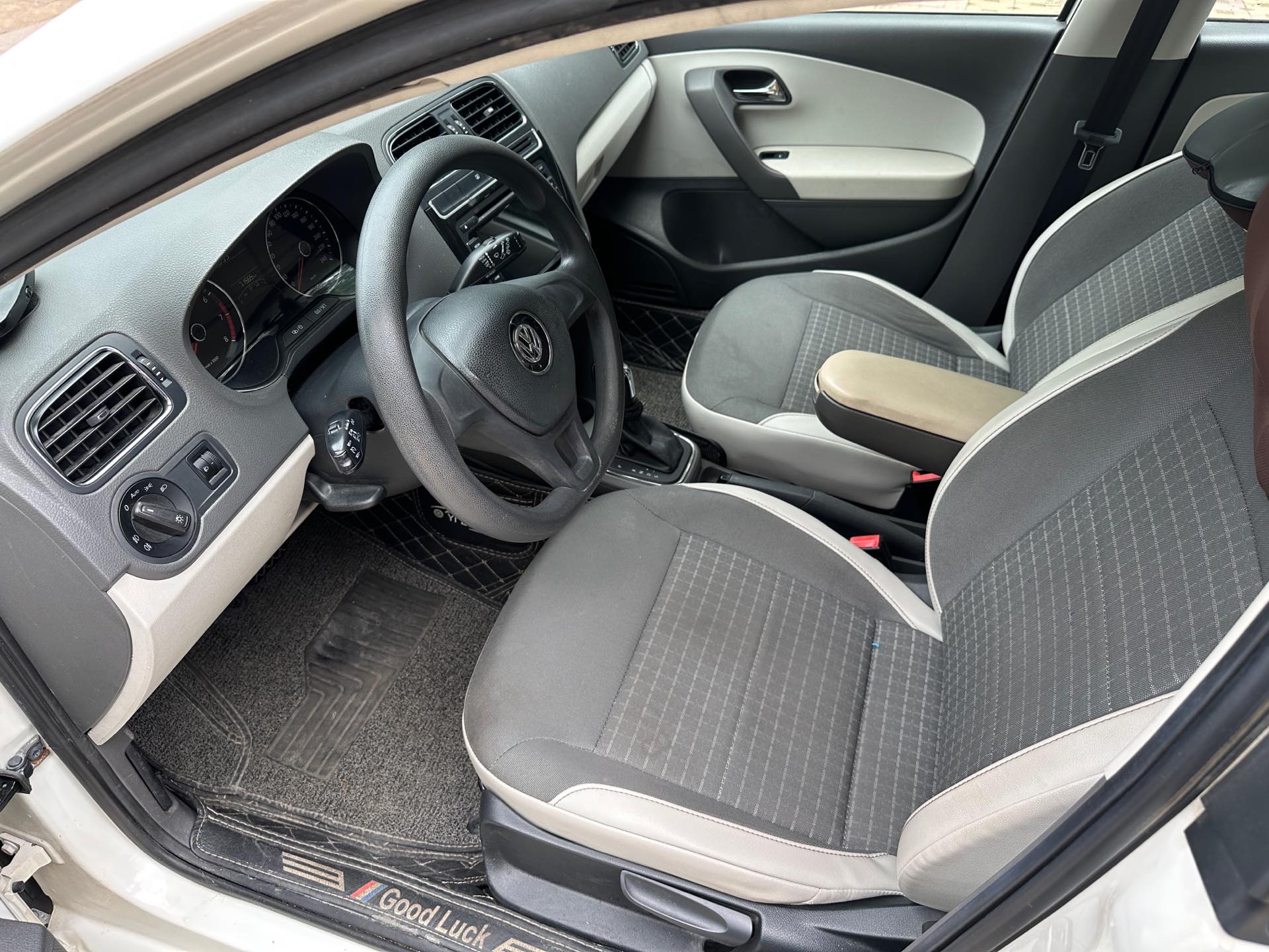 Volkswagen Polo 2015 #4 Volkswagen Polo 2015 صورة سيارة #4