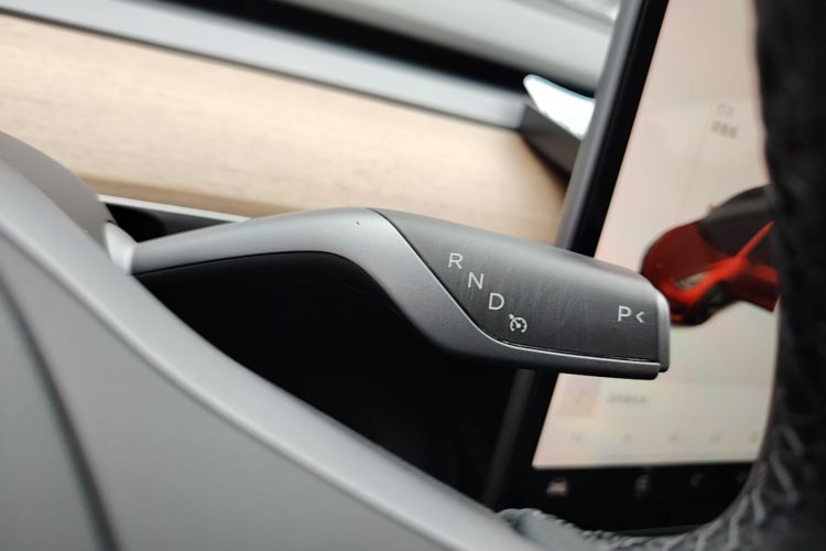 Tesla Model 3 2021 car image #18
