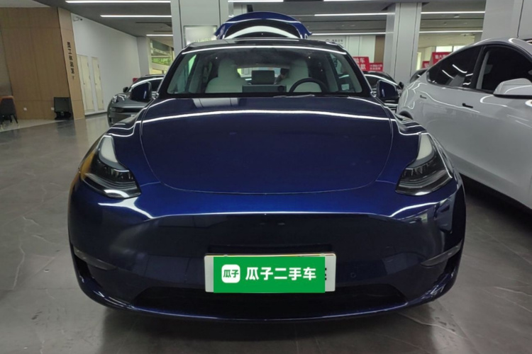 Tesla Model Y 2023 #3 Tesla Model Y 2023 car image #3