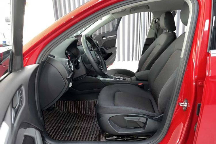Audi A3 2019 car image #13