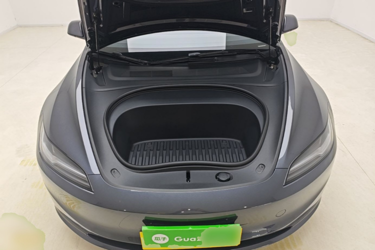 Tesla Model 3 2024 car image #20