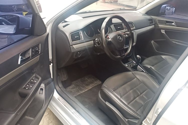 Volkswagen Lavida 2018 car image #16