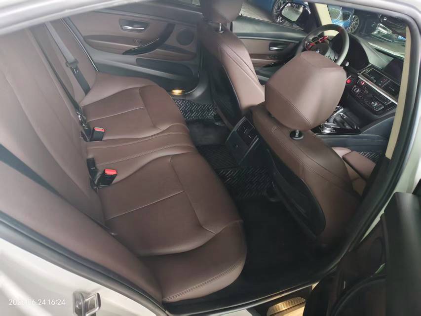 BMW 3 Series 2018 car image #4