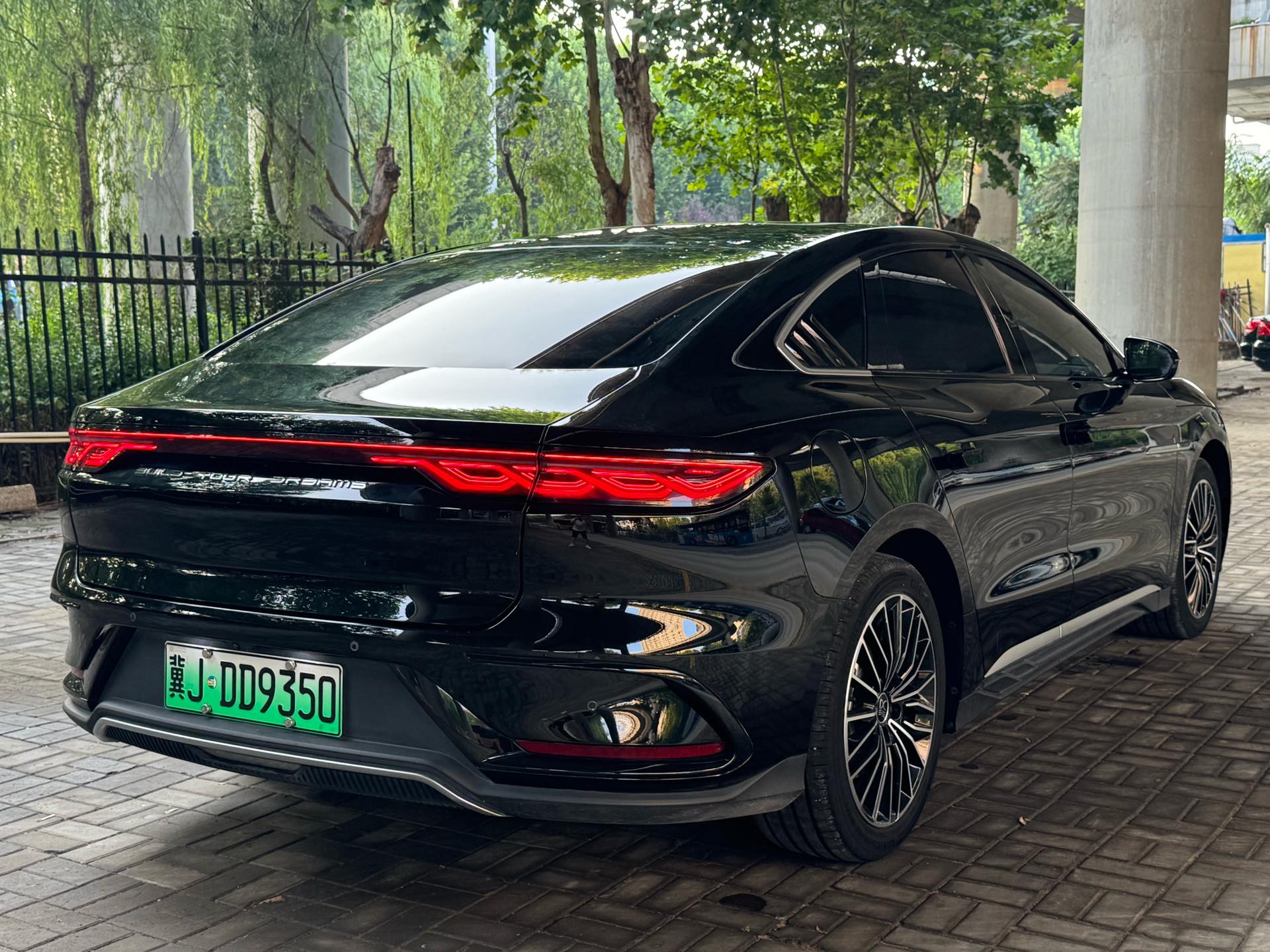 BYD Han 2024 car image #9