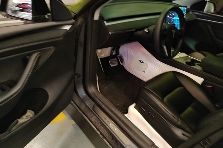 Tesla Model Y 2021 #16 Tesla Model Y 2021 car image #16