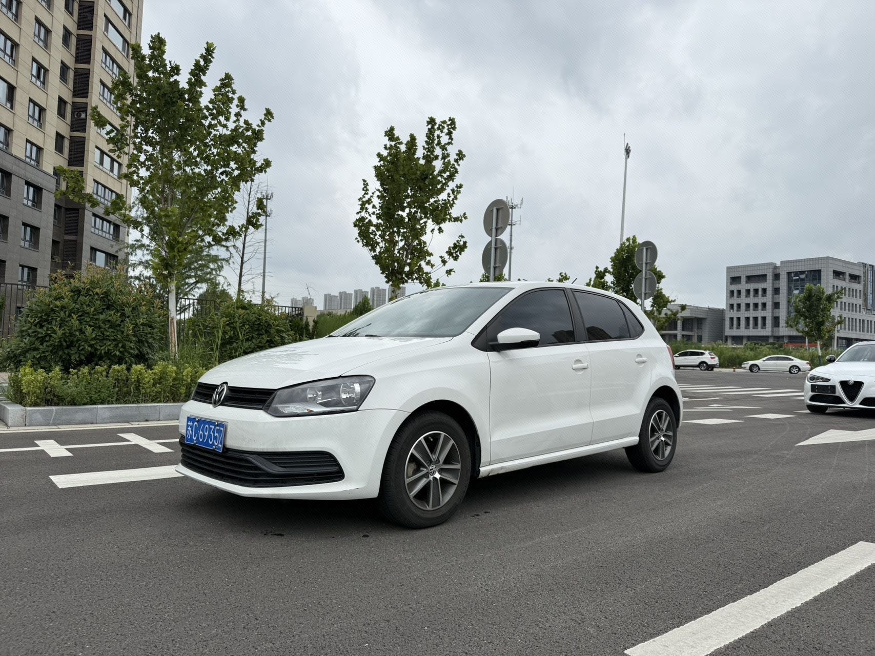 Volkswagen Polo 2019 Volkswagen Polo 2019 car image
