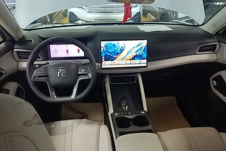 BYD YuanUP 2025 #10 BYD YuanUP 2025 car image #10
