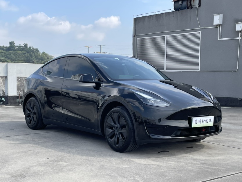 Tesla Model Y 2023 #3 Tesla Model Y 2023 car image #3