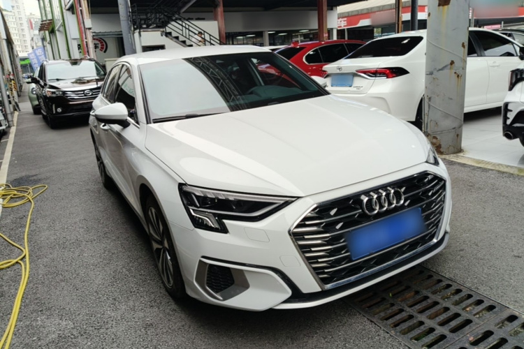 Audi A3 2023 immagine di auto #4