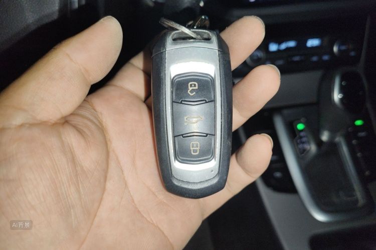 GEELY Emgrand GS 2019 car image #10