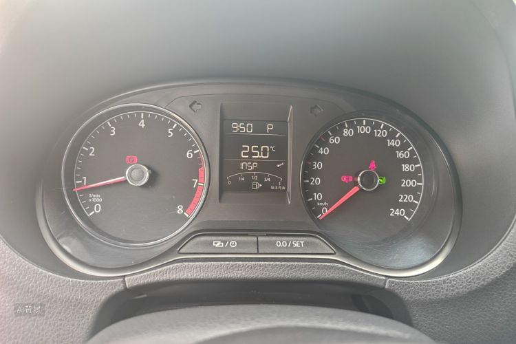 Volkswagen Polo 2016 #13 Volkswagen Polo 2016 car image #13