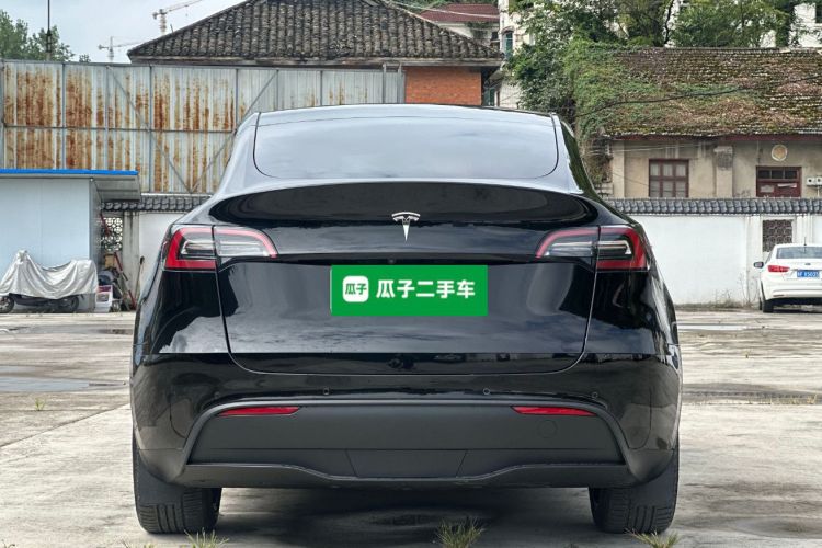 Tesla Model Y 2022 #6 Tesla Model Y 2022 car image #6