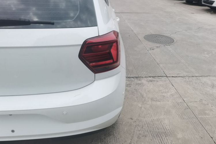 Volkswagen Polo 2022 car image #8