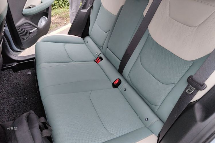 GEELY Emgrand L HiP 2022 صورة سيارة #19