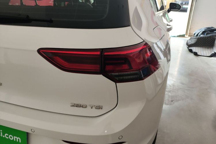 Volkswagen Golf 2024 car image #8