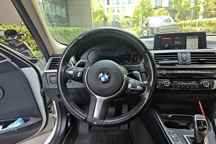 BMW 3 Series 2018 #12 BMW 3 Series 2018 car image #12