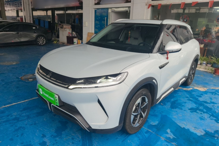 BYD YuanUP 2024 #2 BYD YuanUP 2024 car image #2