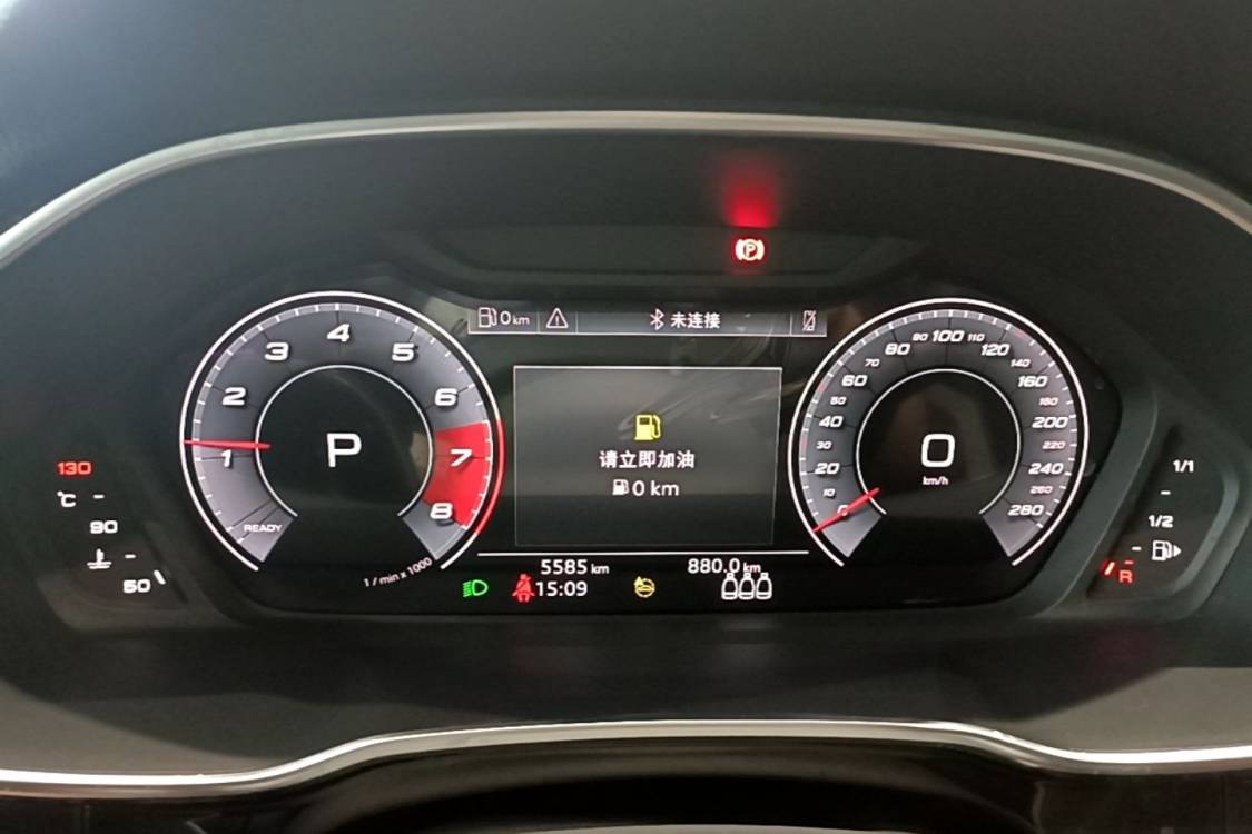 Audi Q3 2024 car image #13