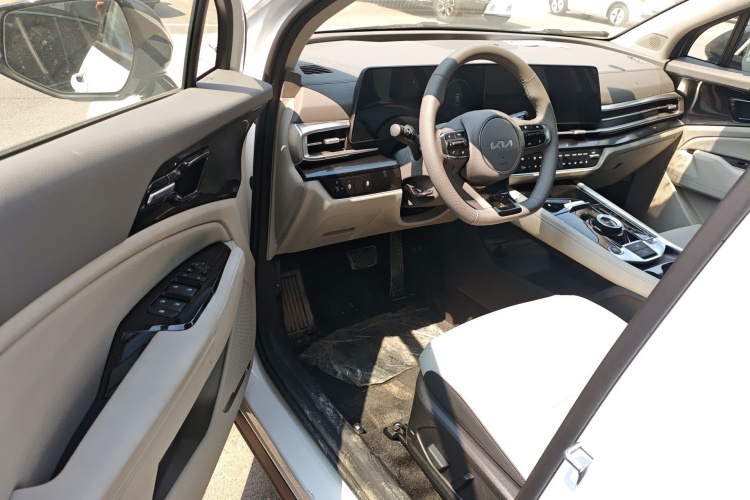 起亚 狮铂拓界 2025 汽车图片 #16