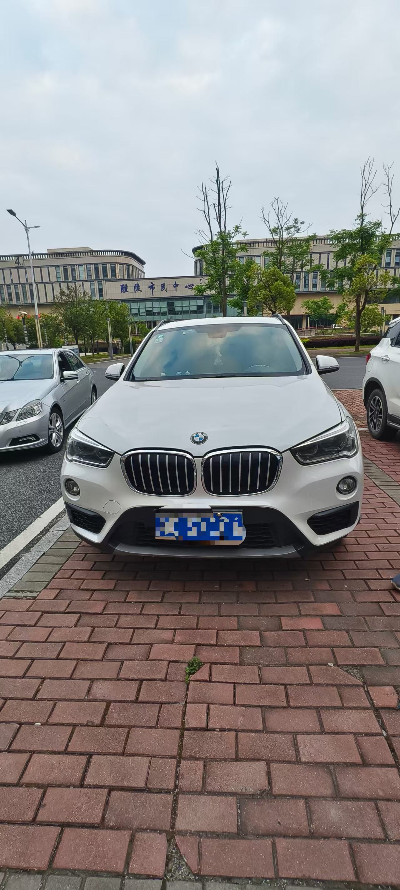 BMW X1 2017 BMW X1 2017 car image