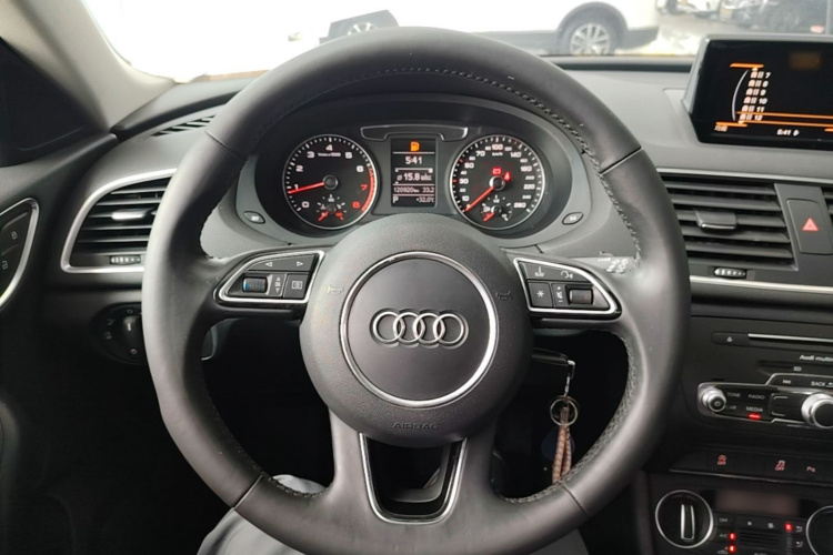 Audi Q3 2019 #11 Audi Q3 2019 car image #11