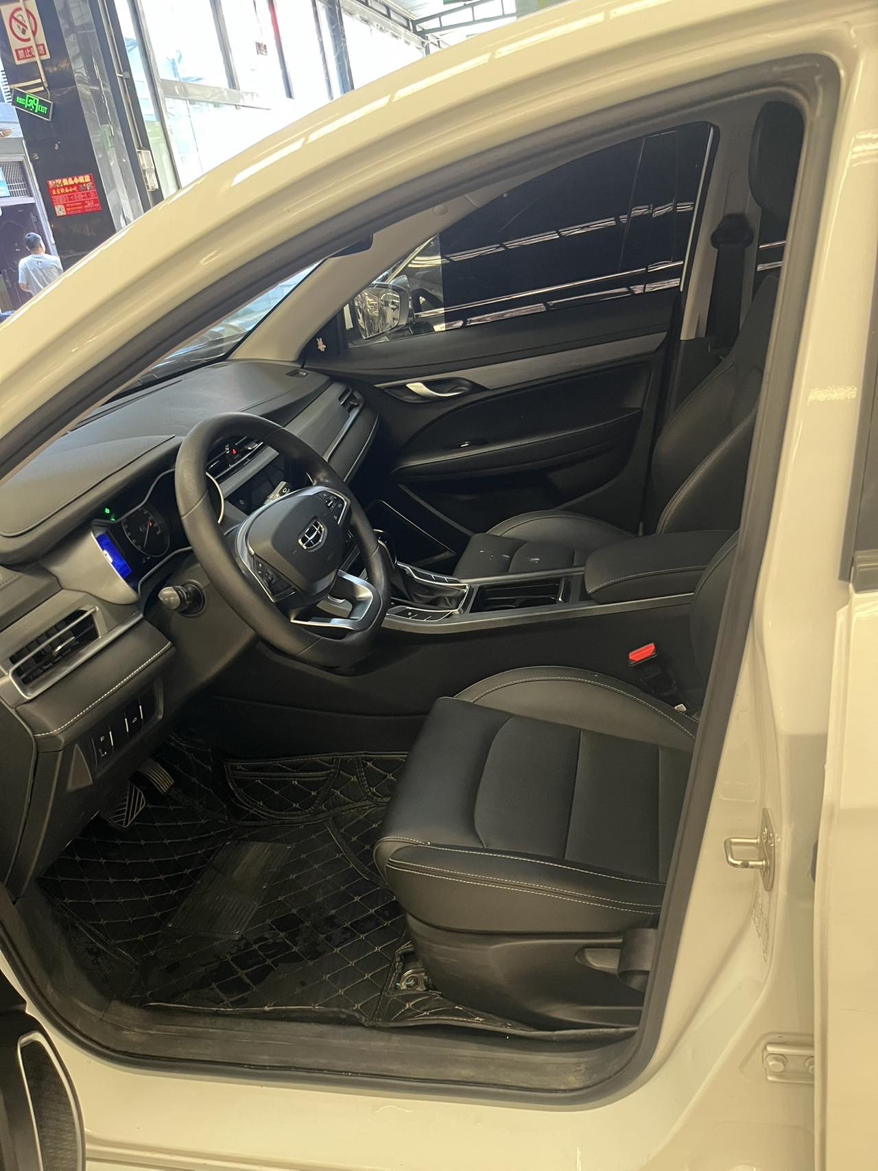 GEELY Emgrand 2021 imagem de carro #4
