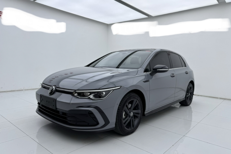 Volkswagen Golf 2021 car image #2